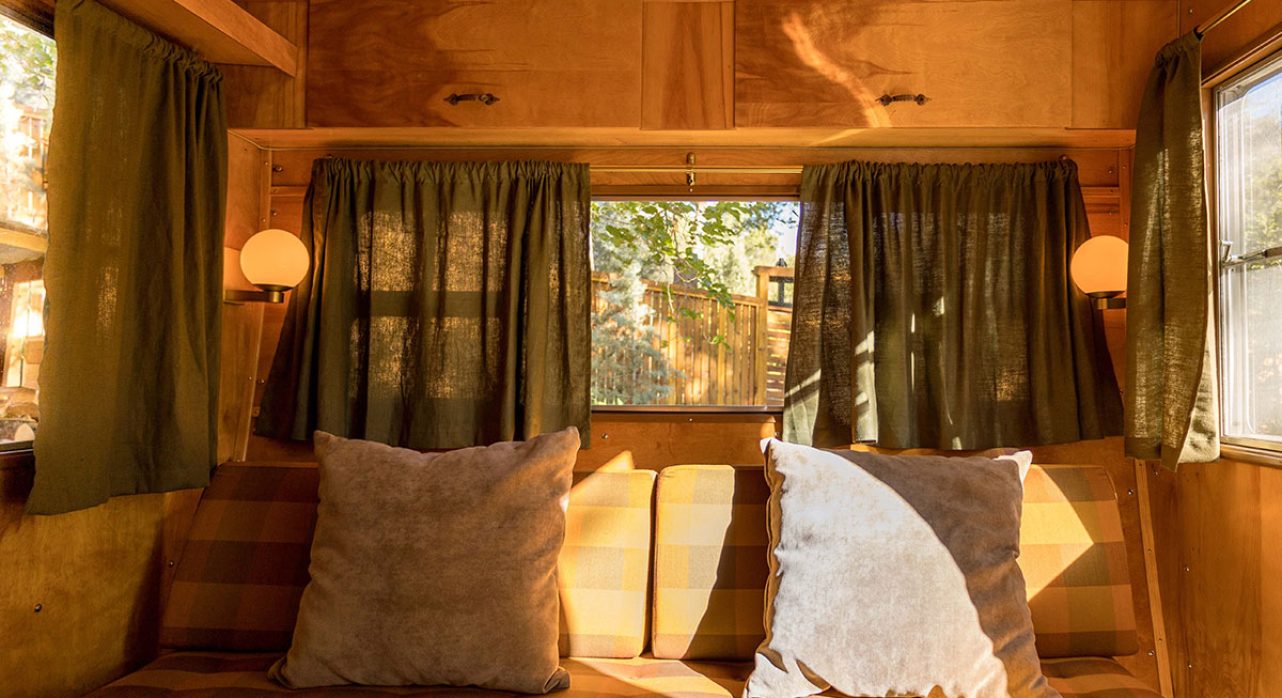 18-MoonShine_Living-Room-Sofa-Bed