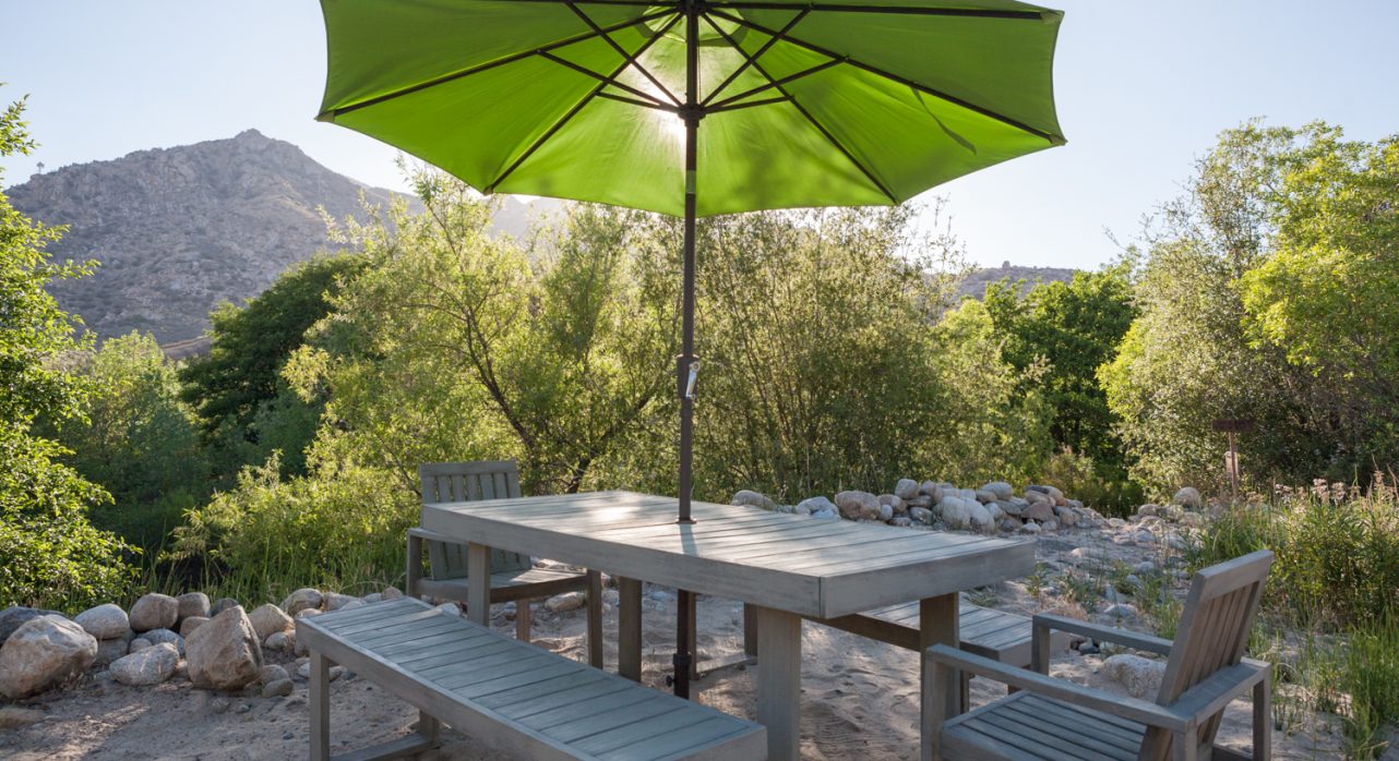 26-River-Willow_Riverfront-Dining