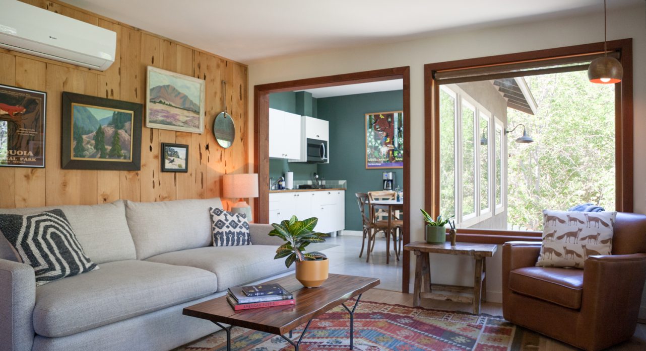 4-Rivers-Edge_Living-Room