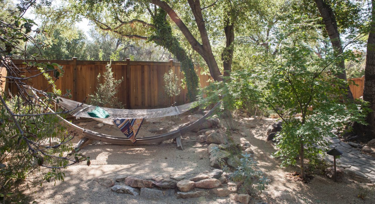 6-River-Willow_Front-Yard-Hammock