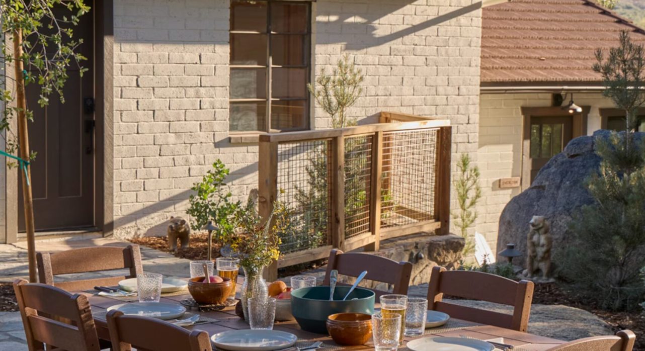 Enjoy al fresco dining