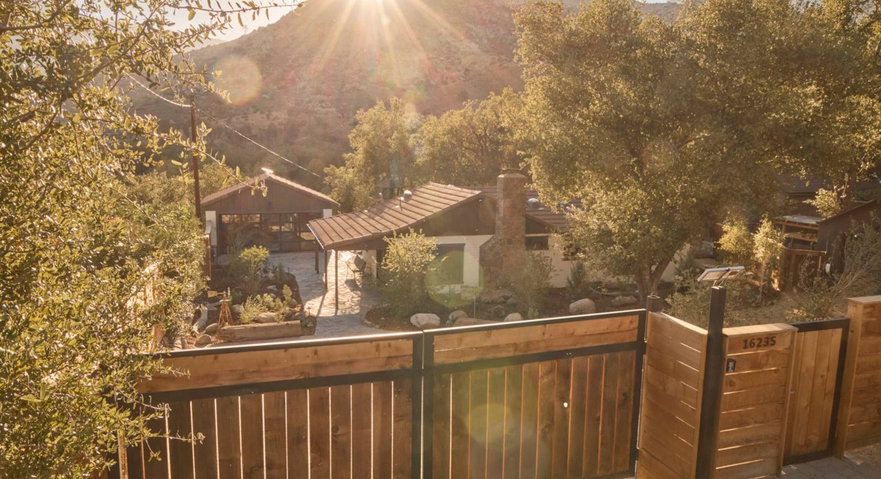 Privacy fence & auto driveway gate at front yard
