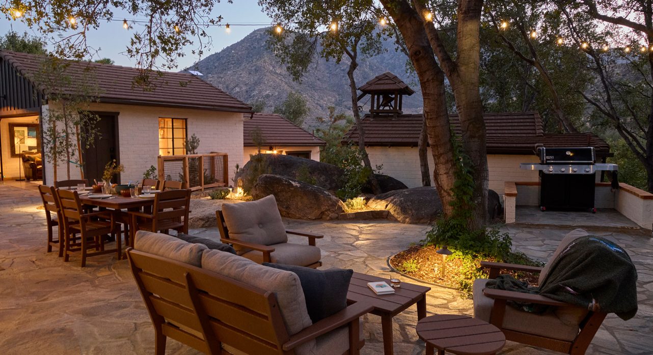 The-Meander-Courtyard-Dusk