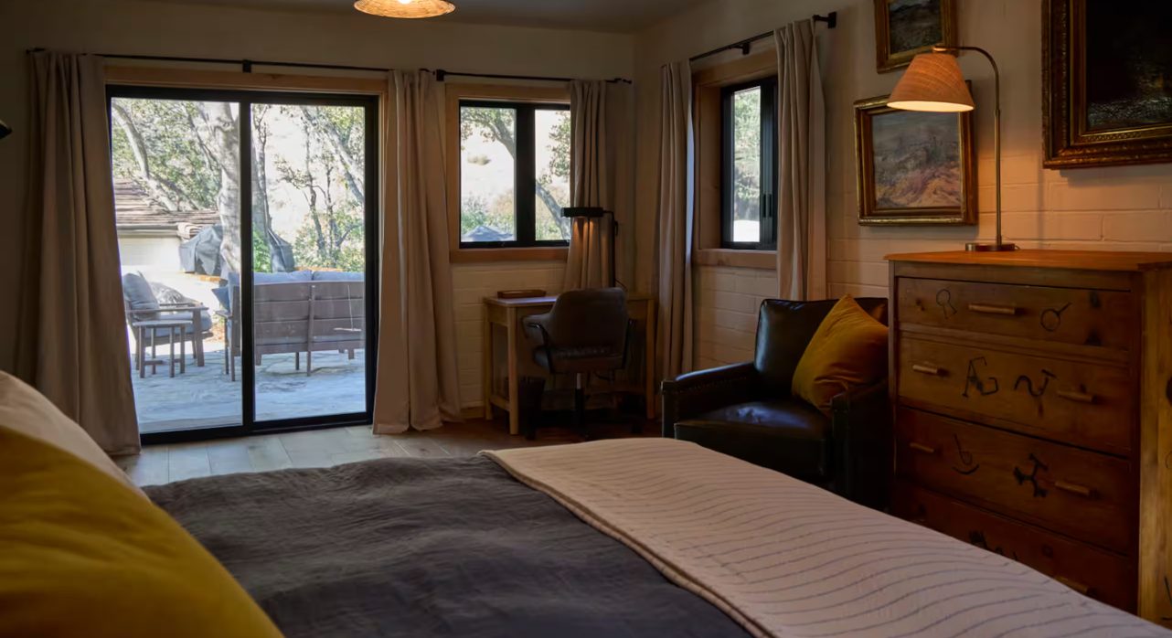 Tukaway main bedroom with king bed overlook