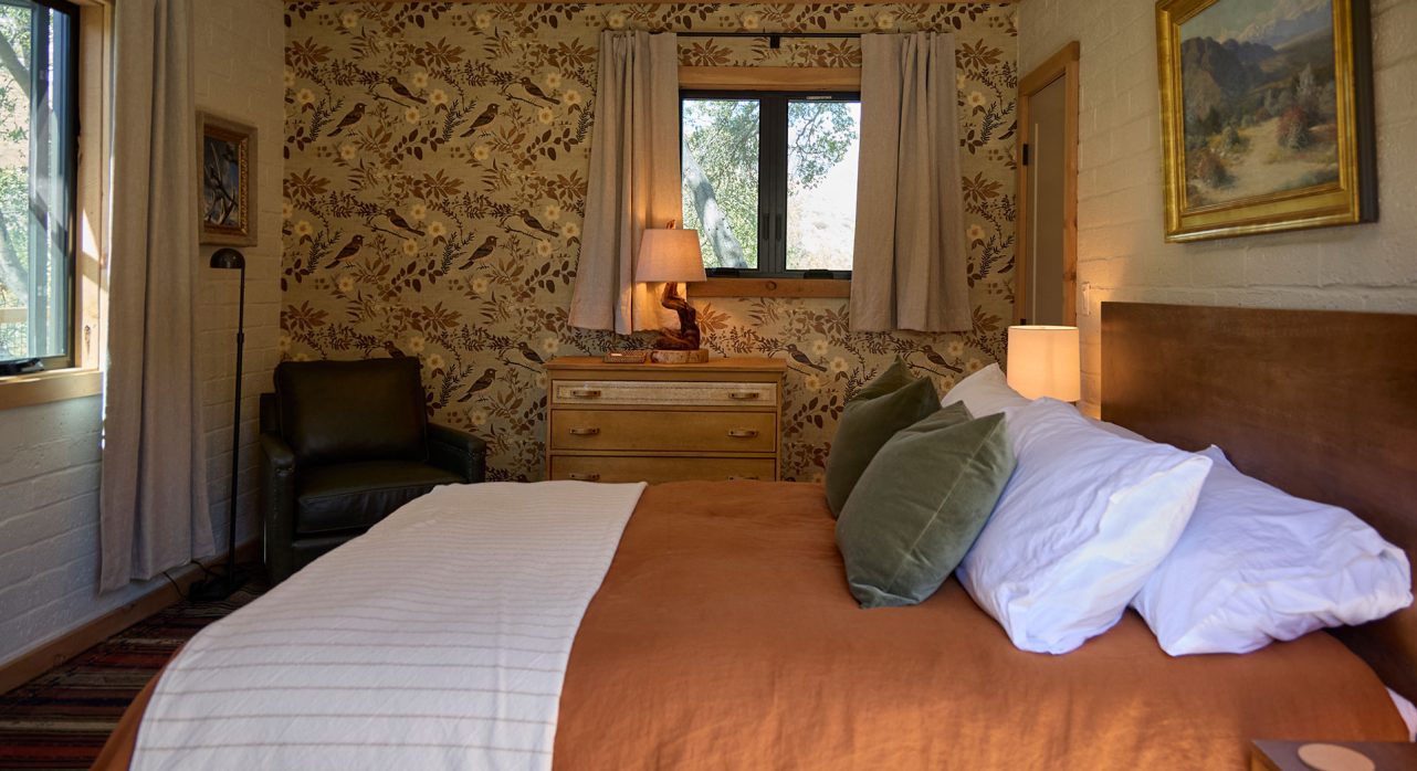 Understory-Cabin-Bedroom